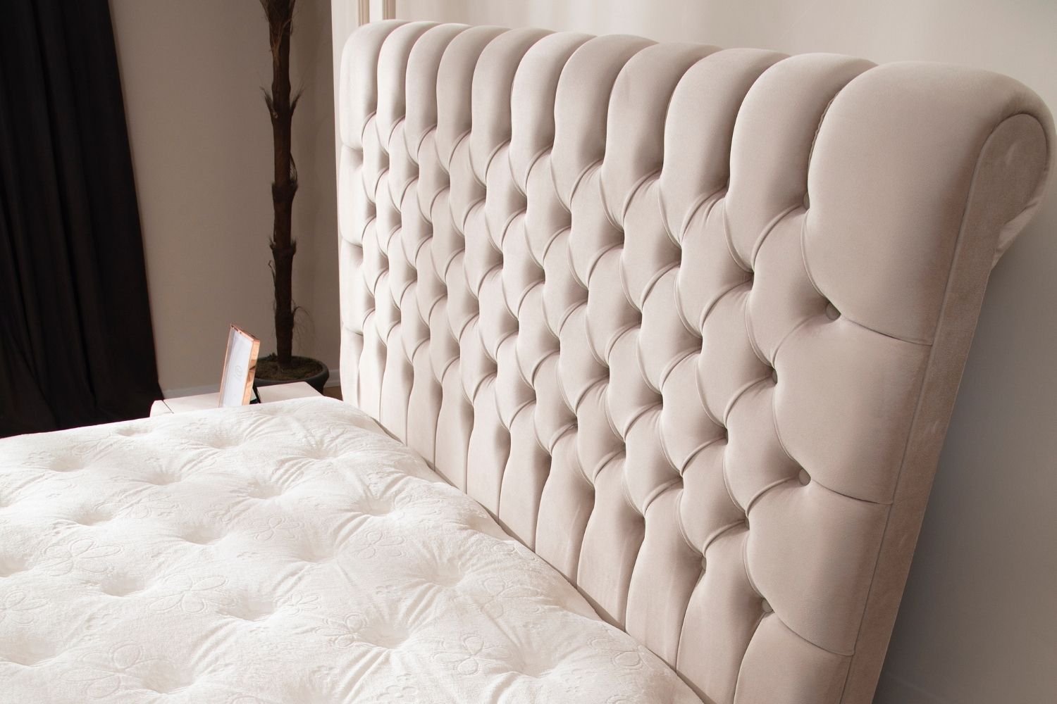 Lit Coffre Luna Beige - Velours capitonné - Image 9