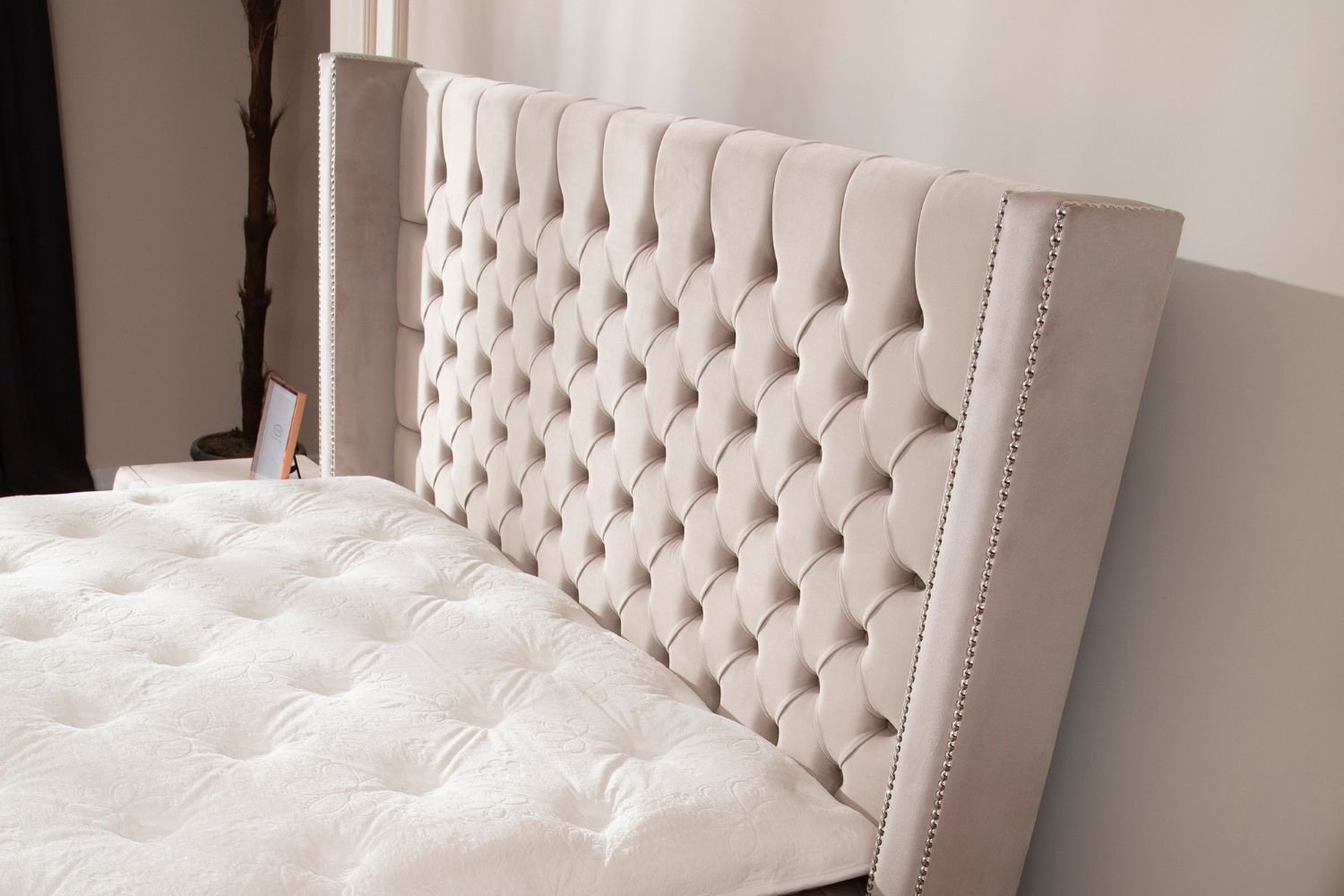 Lit Coffre Clout Beige - Velours capitonné